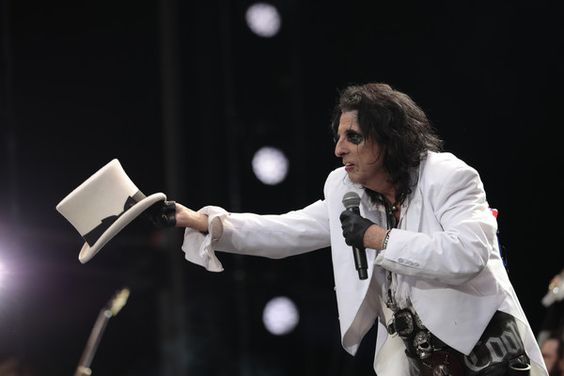 Happy birthday to Vincent Damon Furnier, AKA Alice Cooper.  He\s 73 today! 

~Lauren 