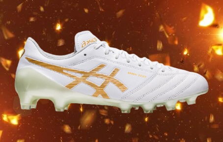 アシックス サッカースパイク 『DSライトX-FLY4』 ホワイト×ゴールドの