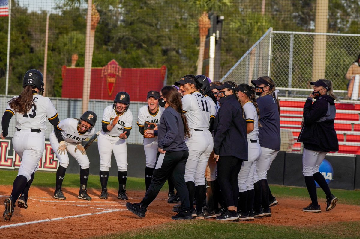 FlaglerSports's tweet photo. 🔥 start @FlaglerSoftball 

1️⃣7️⃣ hits
1️⃣ run allowed on 3️⃣ hits
✅season-opening win

📰:https://t.co/uA8I0h7PNu
🎥:https://t.co/vaSb2Mh8lH

#MarchOn https://t.co/7oV5eR1NjR