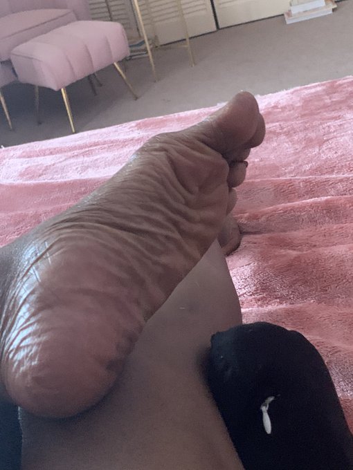 1 pic. Sweet boy came over later and sucked My toes. Yea coming back tomorrow to rub and suck them more