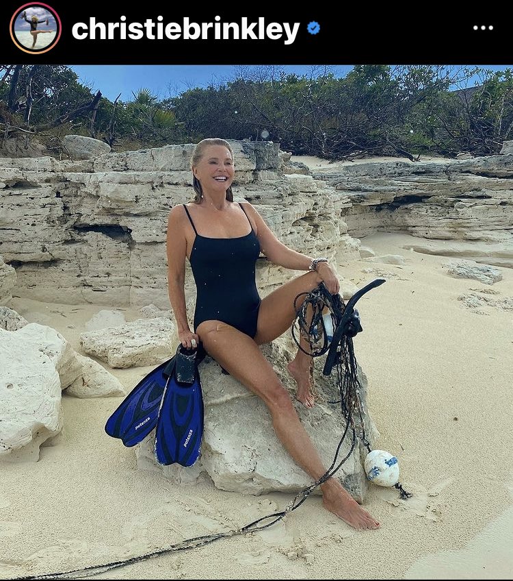 Happy Birthday Christie Brinkley! You still look FABULOUS! (Pic from  