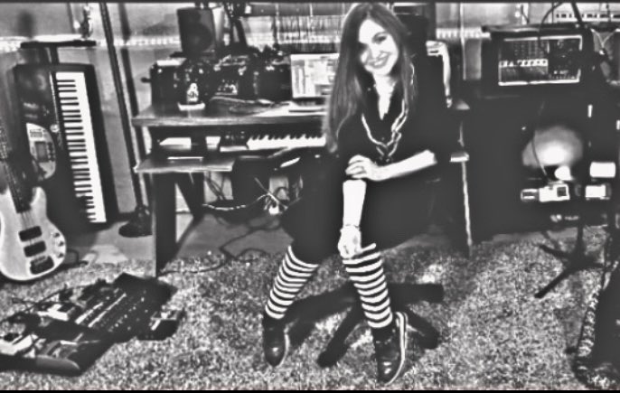 Celebrating my upper echelon years now. My birthday wish is to continue contributing in the best way I know how...through music! Taking a mini bday vacay to continue completing new music for all of you!! I’m grateful for you friends! Thank you for the birthday wishes!