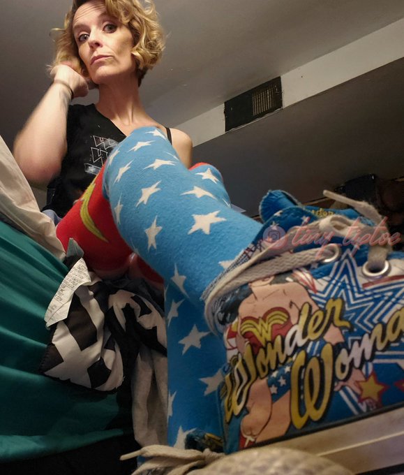 Wonder woman Chuck Taylor's and thigh high socks made today alot more fun, even though it was cold AF<a href="/tag/giantess"class="tags"><span>#giantess</span></a><a href="/tag/footgoddess"class="tags"><span>#footgoddess</span></a><a href="/tag/foottease"class="tags"><span>#foottease</span></a><a href="/tag/undermyfeet"class="tags"><span>#undermyfeet</span></a>