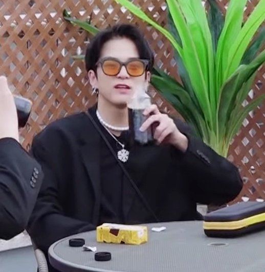 EtbwkW6VoAEZpkx?format=jpg&name=small