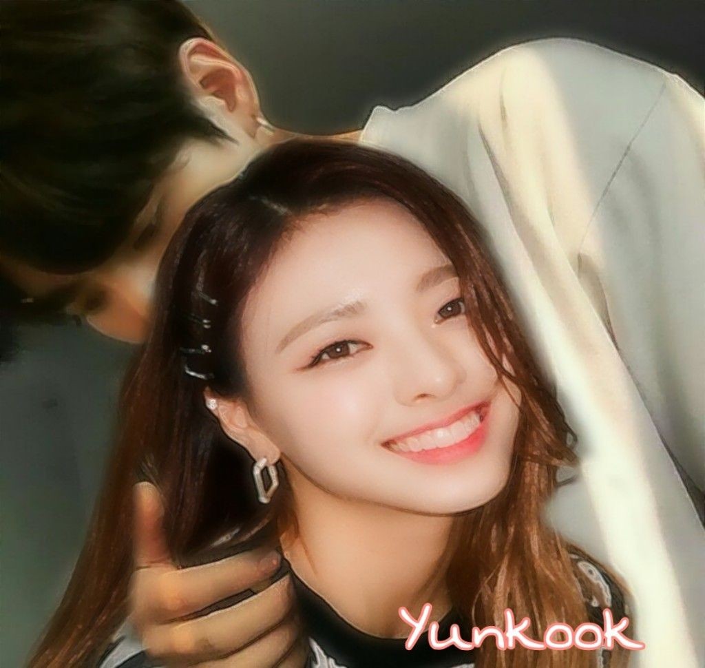 Yunkook44498070's tweet photo. พี่เขาไวต่อกลิ่นจริงสินะ😉
#ยูนกุก #กุกยูน #จองกุก #ยูนา #yunkook #JUNGKOOK #YUNA #BTS #ITZY https://t.co/Hglkvp5FkR