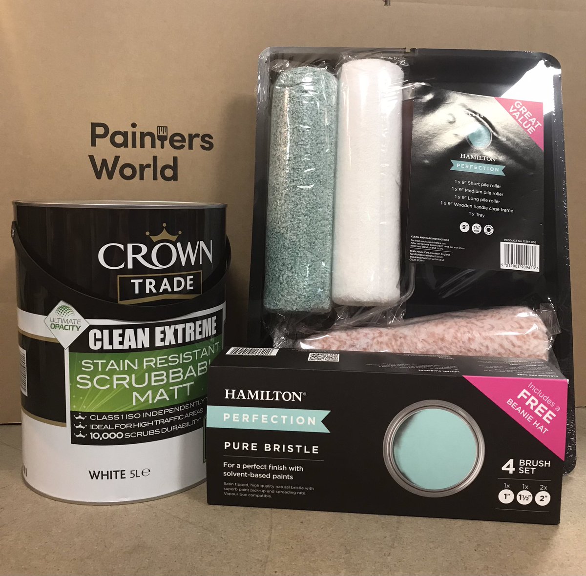 It’s #FreebieFriday!! 🥳
To #Win this bundle of a <a href="/Hamilton_Decor/">Hamilton®</a> roller kit &amp; brush set AND 5 Litres of <a href="/CrownTradePaint/">Crown Trade Paints</a> Clean Extreme simply like &amp; RT and make sure to be following us too. Good luck.