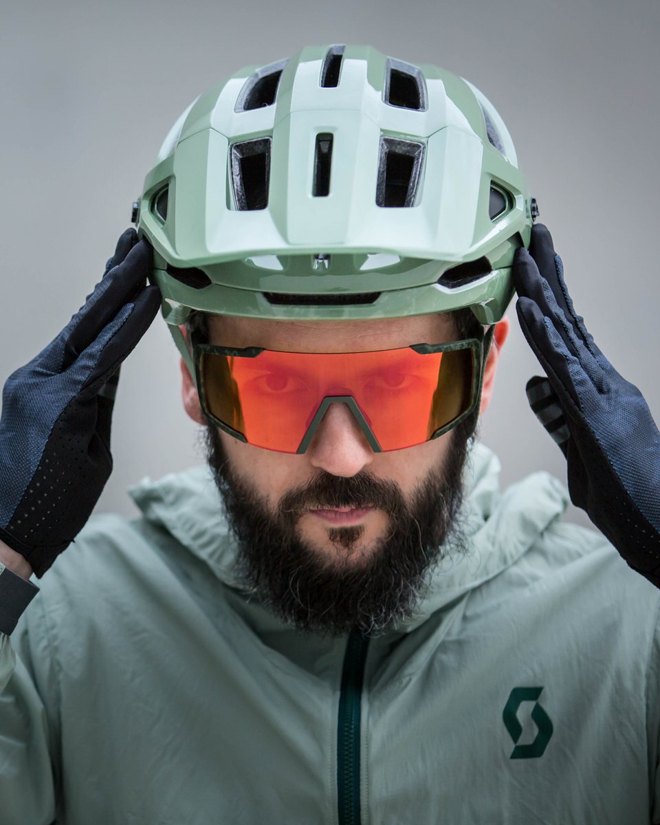 bikeonscott's tweet photo. Get your head in the game. Discover the tech behind the all NEW Stego Plus helmet here: https://t.co/0q0cfcVpMO

#SCOTTbikes #SCOTTstego
📸: Jochen Haar https://t.co/B0sjA7jmEh