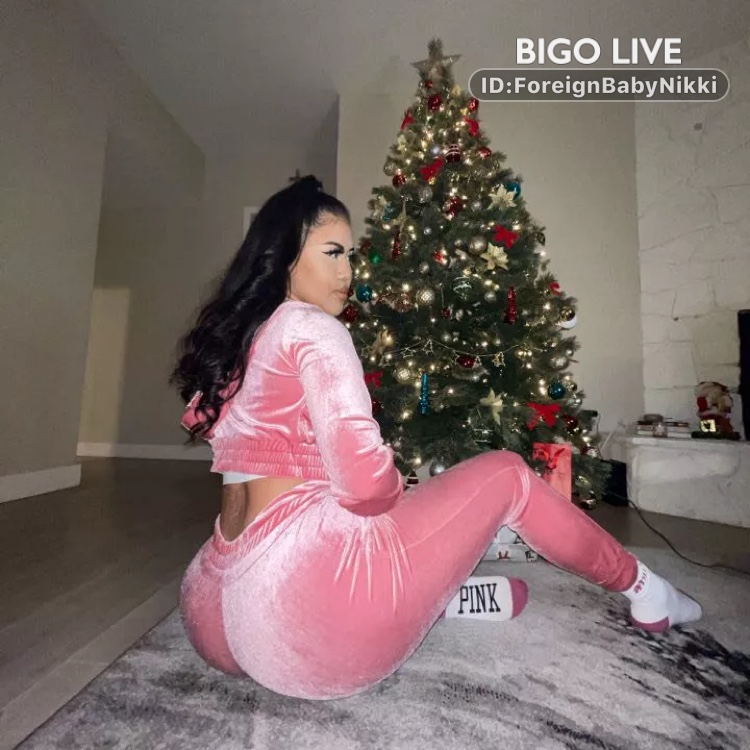 Paigewwe02's tweet image. Come and see 💋NikkiForeign🐇's LIVE in #BIGOLIVE: #guest_live Hey baby ! 🍭💖 #dance   bigo.tv/sid/2498130617…
slink.bigovideo.tv/h2u1Wa