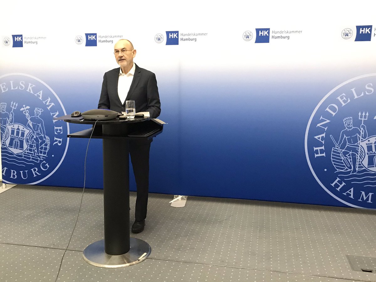 hkhamburg's tweet photo. Virtuelle Pressekonferenz: Gemeinsam mit Unternehmern und Unternehmerinnen stellen Präses Norbert Aust und Hauptgeschäftsführer Malte Heye die gestern vom Plenum der #hkhamburg verabschiedete #CoronaResolution der Öffentlichkeit vor https://t.co/M1yKkFK79m https://t.co/aCekymEXiL