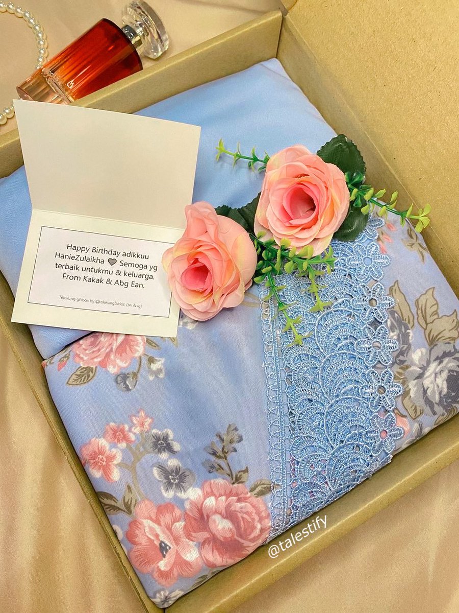 talestify's tweet photo. are you a girl with strong passion?💋

looove flowers but also prefer simplicity in everything?

elegant yet so minimalist?

then this telekung would describe you perfectly! a mix of patterned &amp; plain telekung with printed florals on it🌸 https://t.co/FWR1xHzx9e