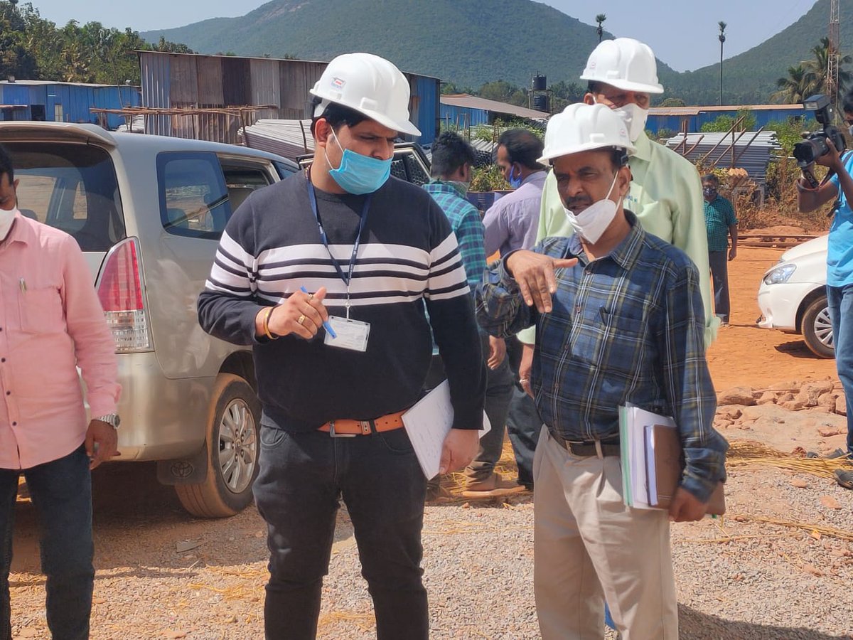 aptidco's tweet photo. Central team Sri JK Prasad and Sri Abhishek Mishra lead engineers,PMAY-U have inspected the #APTIDCO AHP projects at Dabbanda  and Duvvada sites in Visakhapatnam-AP, the team was accompanied by respective engineering heads.
@MoHUA_India 
#pedalandarikiillu
#apmaud
#apshcl https://t.co/maNOMLzpmX