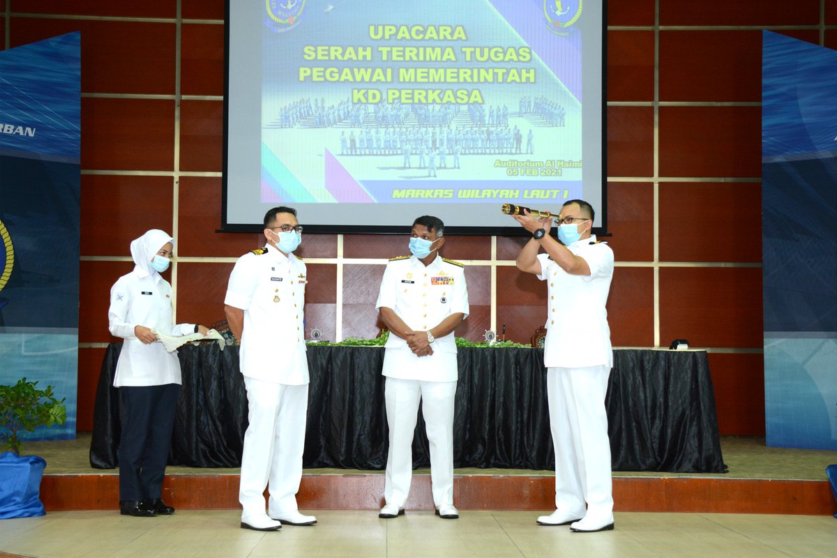 Serah Terima Tugas Pegawai Memerintah <a href="/KdPerkasa/">KD PERKASA</a> telah disempurnakan oleh YBhg Panglima Wilayah Laut 1.
<a href="/tldm_rasmi/">Royal Malaysian Navy</a> 
<a href="/MPA_Barat/">HQ Western Fleet</a> 
<a href="/reza_azeranil63/">reza</a> 
<a href="/ARBA_My/">ARBA_RMN</a> 
<a href="/MohdhatimS/">Mohdhatim Saad</a> 
@pulendren