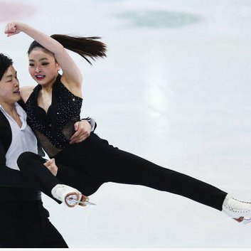 2017: In ice dance, the the isu allowed ice dancers to wear pants for the first time due to the hip-hop/swing rhythm with the midnight blues pattern short dance. Seen below are the pants and bodysuit styles worn by Tessa Virtue, Madison Hubbell, Maia Shibutani, and Madison Chock