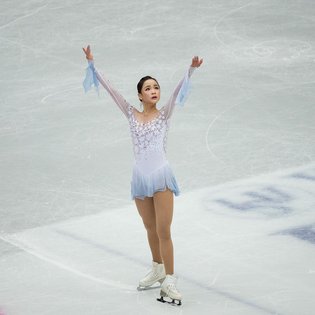 2017: Swedish designer lisa mckinnon enters the figure skating costume world, designing for Ashley Wagner and Karen Chen this year. In 2018 to present she's designed for the Shibutanis in dance, Savchenko/Massot and the Kirnems in pairs as well as Mariah Bell and Eunsoo Lim