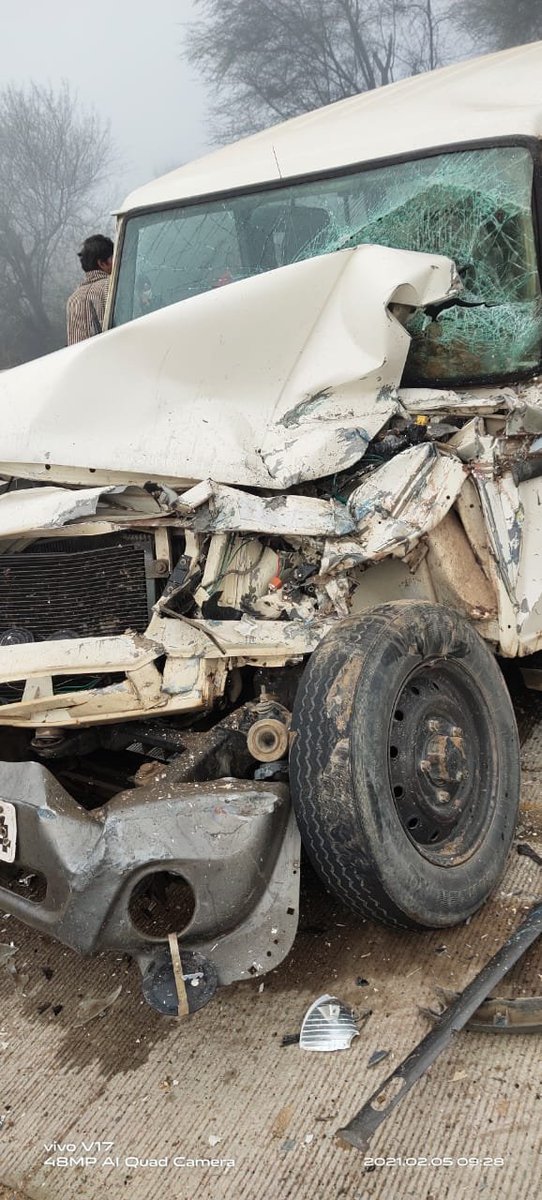First India Rajasthan Furious Collision Between Truck And Bolero In Shri Vijayanagar At Sri Ganganagar Due To Dense Fog 12 People Injured In Bolero Car Roadaccident Accident Sriganganagar T Co Pjys278ngf