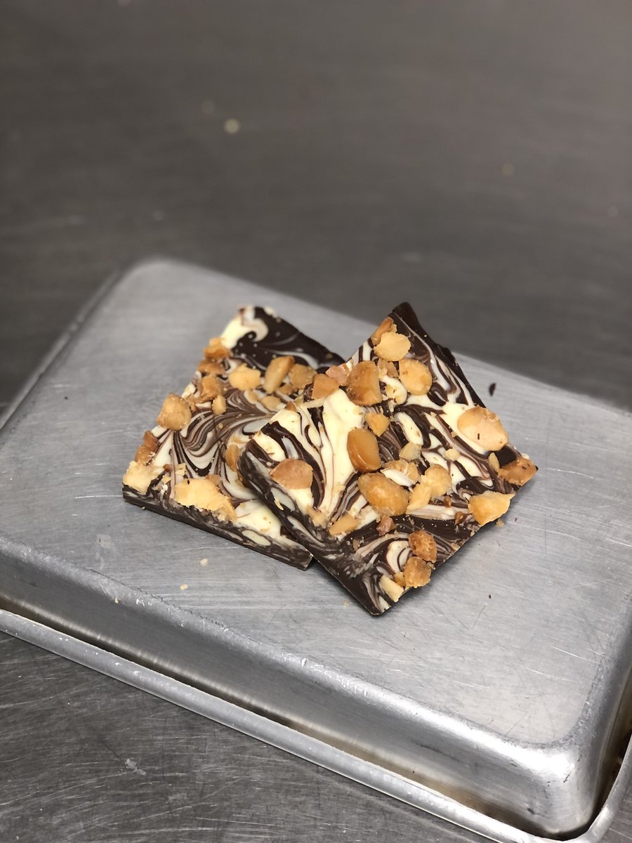 pardoee_'s tweet photo. Fellas! Wanna add something home made to the flowers and chocolate you already bought her? 

Say no more! Turn off the video games, skip getting dubs with the boys, and get dubs with her heart with this stupid easy bark recipe!

DM for zoom class and recipe info. 

Jk, unless..? https://t.co/MRFccToMKc