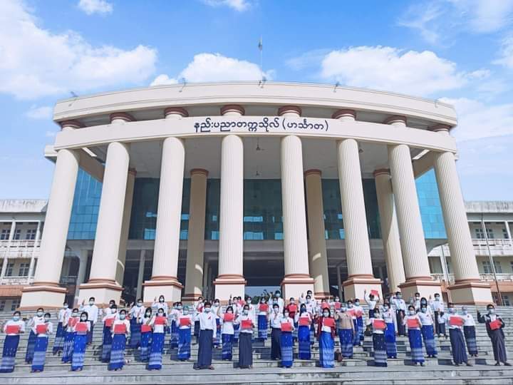 NayKyar17's tweet photo. #Strongly_oppose_military_junta
#Civil_Disobedience
#OurRealGovernment
#GovernmentofMyanmar
#RepublicoftheUnionofMyanmar https://t.co/RJ7ARrE2VF https://t.co/01fg4Vst9j