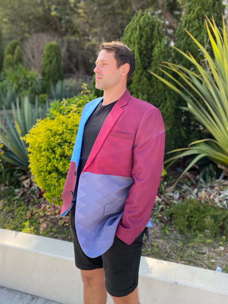 Looking to show some colour?
Why not try on one of our Bestsellers - Quins 2020 Blazer!
Nothing else like it on the market! 🇬🇧🏉😎
teamblazers.co.uk 
#TrendSetter #Summer2021 #Rugby #EnglandRugby #TeamBlazersUK