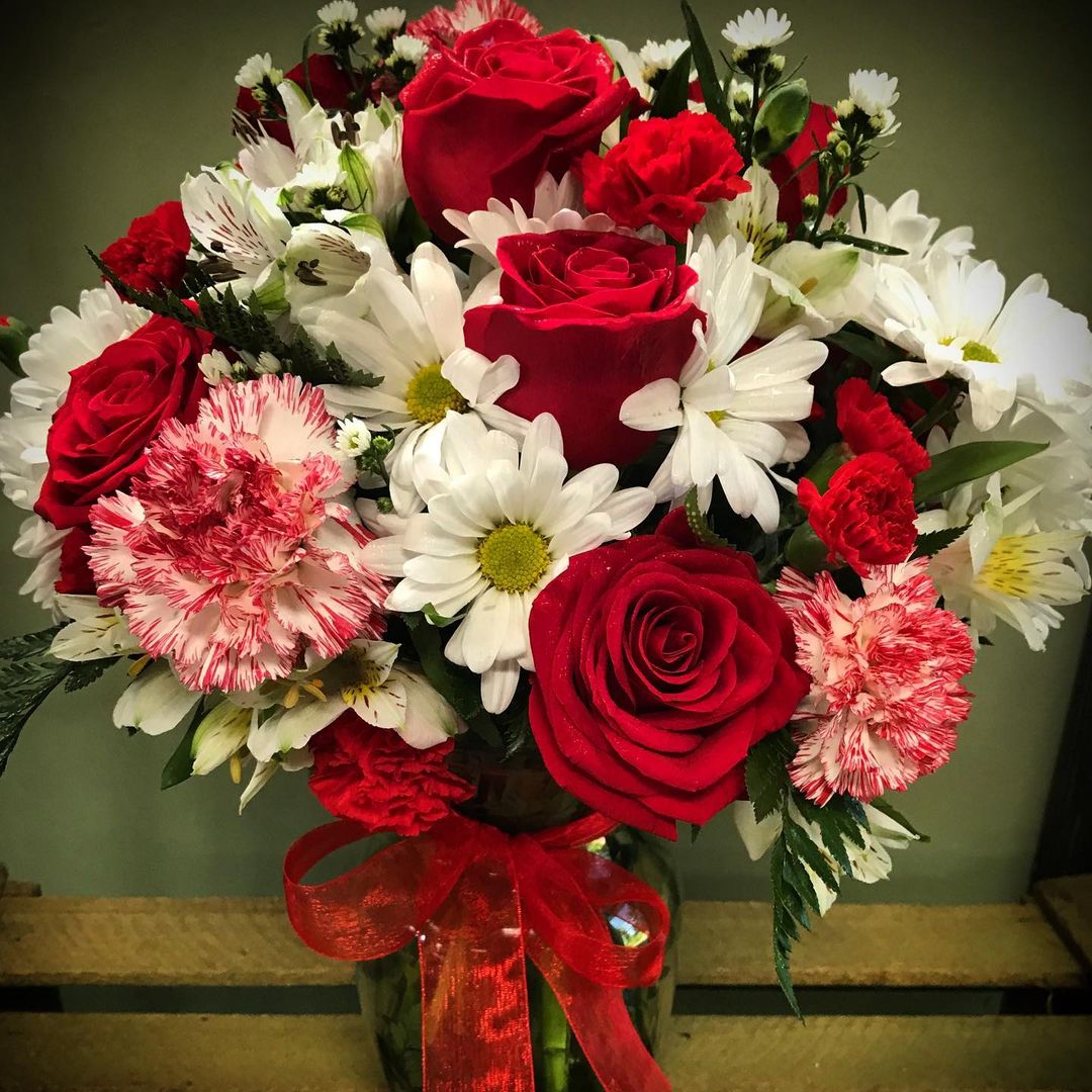 Valentine Day Flower Delivery in Jaipur | Valentine Day Gift for Her
Enjoy your day by sending a Bouquet & Brighten loved one’s day.
20% Off On Flowers & Gifts.
Midnight and Same Day Delivery is also available.
Order Now
giftzbag.com/online-flowers…
#valentineflowers #valentineforhim