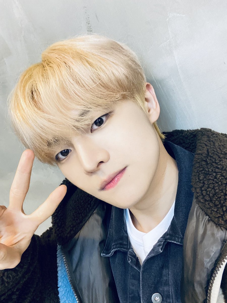 BAE173_member's tweet photo. [#제이민]
오늘은 기본 카메라로 한번 찍어봤어요!! 어떤가요??
#BAE173 #비에이이173 
#JMIN https://t.co/wdmCitSUiu