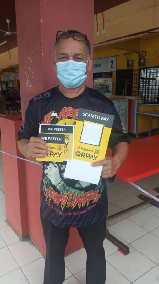 DigitalRembau's tweet photo. Tahniah kepada para usahawan Rembau yang berjaya mengaktifkan perkhidmatan cashless dalam tempoh tidak sampai dua hari.

Penggunaan konsep cashless, menjadikan operasi perniagaan lebih mudah diurus di samping menjimatkan masa, kos &amp; selamat dikendalikan.

#DigitalRembau https://t.co/QuHkkUdxTn