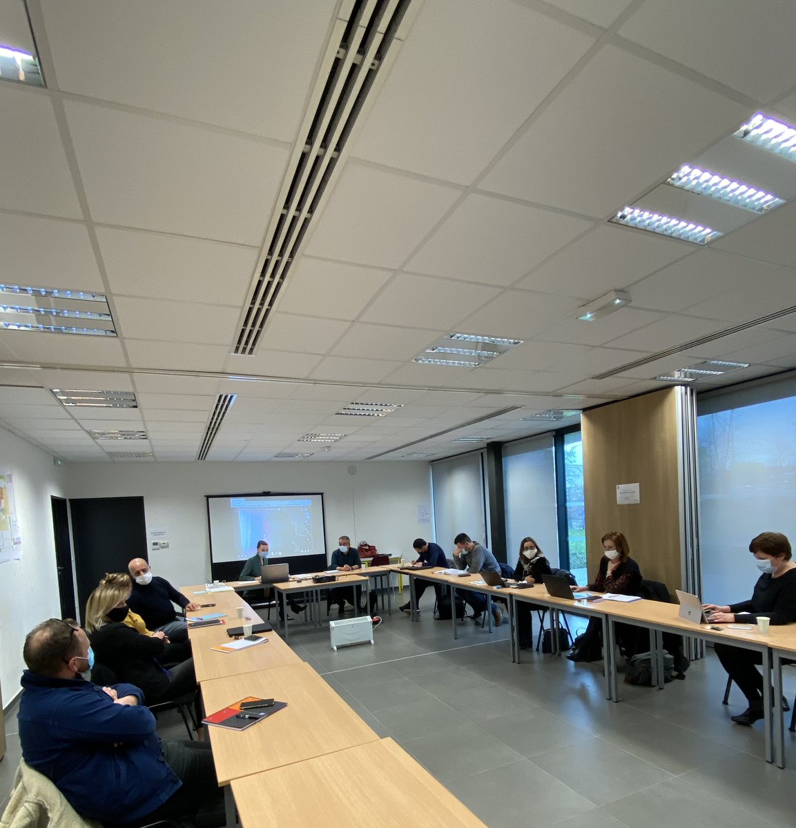 La #CitéDelEmploi à Maubeuge : une meilleure coordination des différents acteurs en matière de politique de l’emploi dans les #QPV 
▶️Pour la <a href="/CiteEduMaubeuge/">Cité Éducative à Maubeuge</a> un jeune bien accompagné en amont, sera un citoyen qui portera l’emploi demain. Nous sommes dans du temps long.