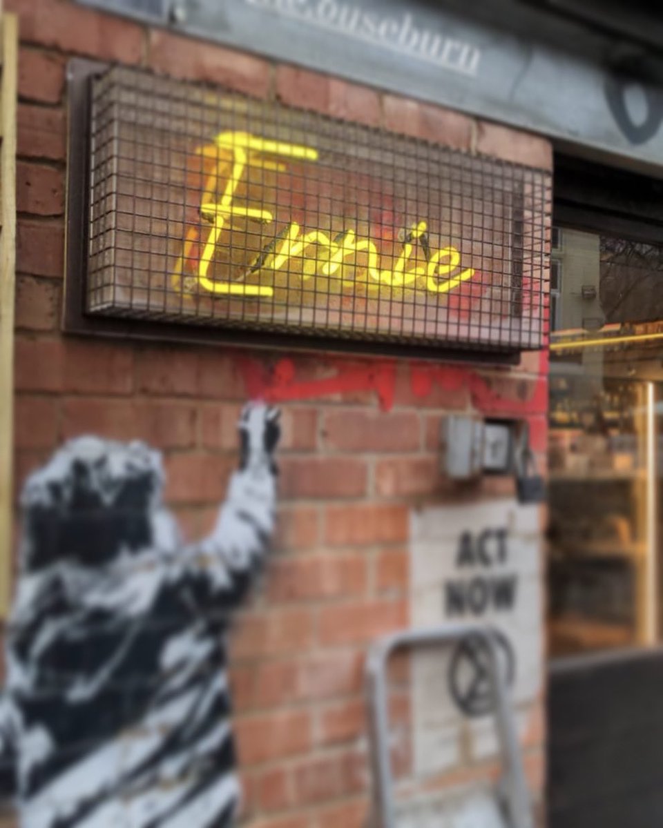 Hey <a href="/weareernest/">Ernest</a> looking goooood 
Love #teamellis 😍
#signs #signage #neon #restaurant #food #newcastle #design #bespoke #creatinganimage #ellissigns