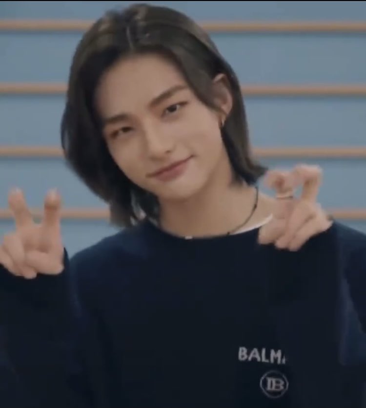 notashley__'s tweet photo. Broo hes so freakin photogenic i quittt #Hyunjin #skz https://t.co/VpgvPXhCZ6