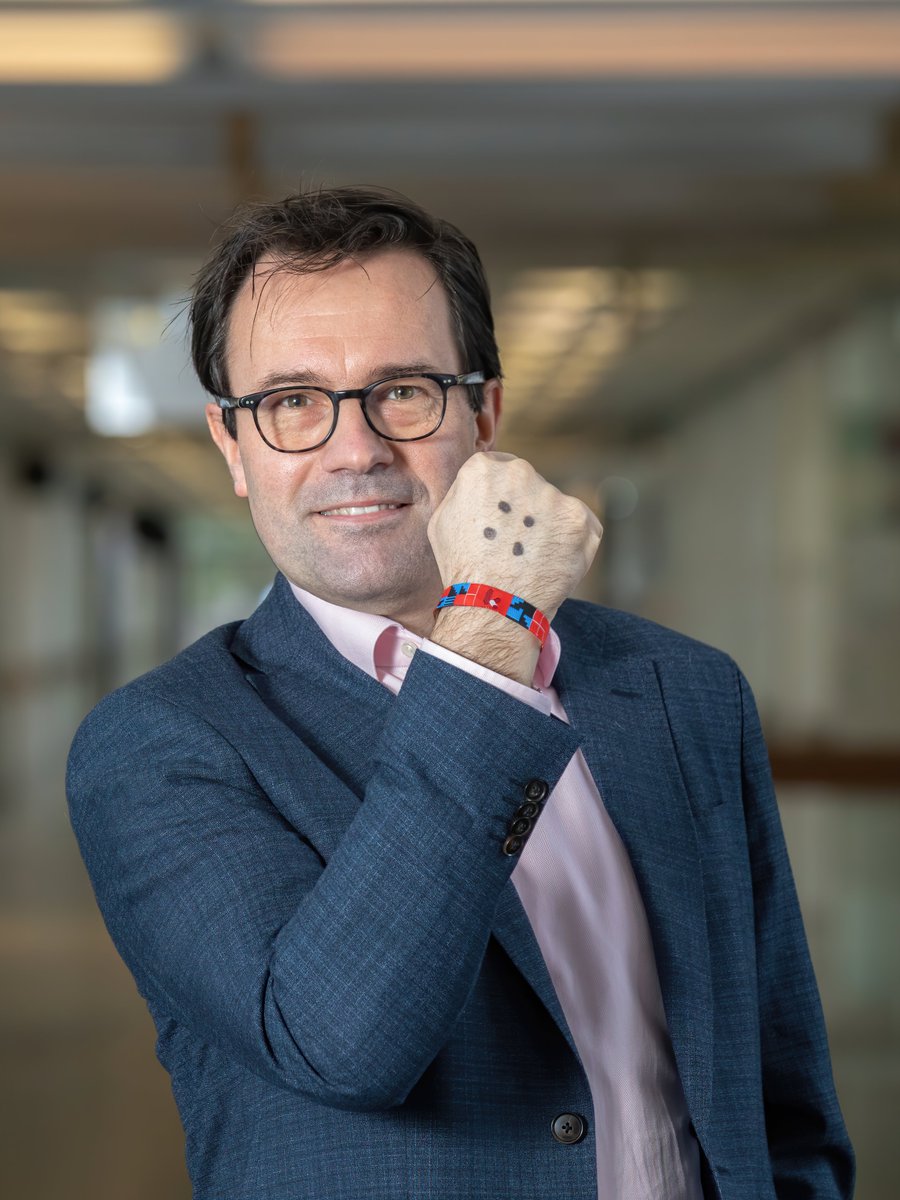 De week tegen pesten is gestart. Ook dit jaar stipt de VRT samen met <a href="/Ketnet/">Ketnet</a> tegen pesten. Zet net als onze CEO <a href="/fdelaplace/">Frederik Delaplace</a> vier stippen op je hand en verspreid ze op sociale media, om te tonen dat je tegen pesten bent. #stipit vrt.be/nl/over-de-vrt…