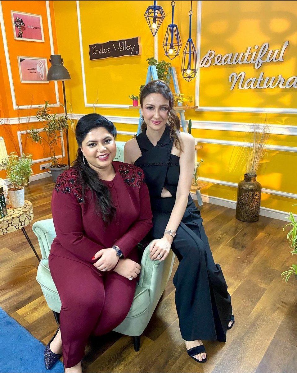 saumyas_fan_raj's tweet photo. Beautiful pics β€οΈβ€οΈ @saumyatandon π₯°
#NewTalkShow #BeautifulNaturally https://t.co/EYIOUTP53F
