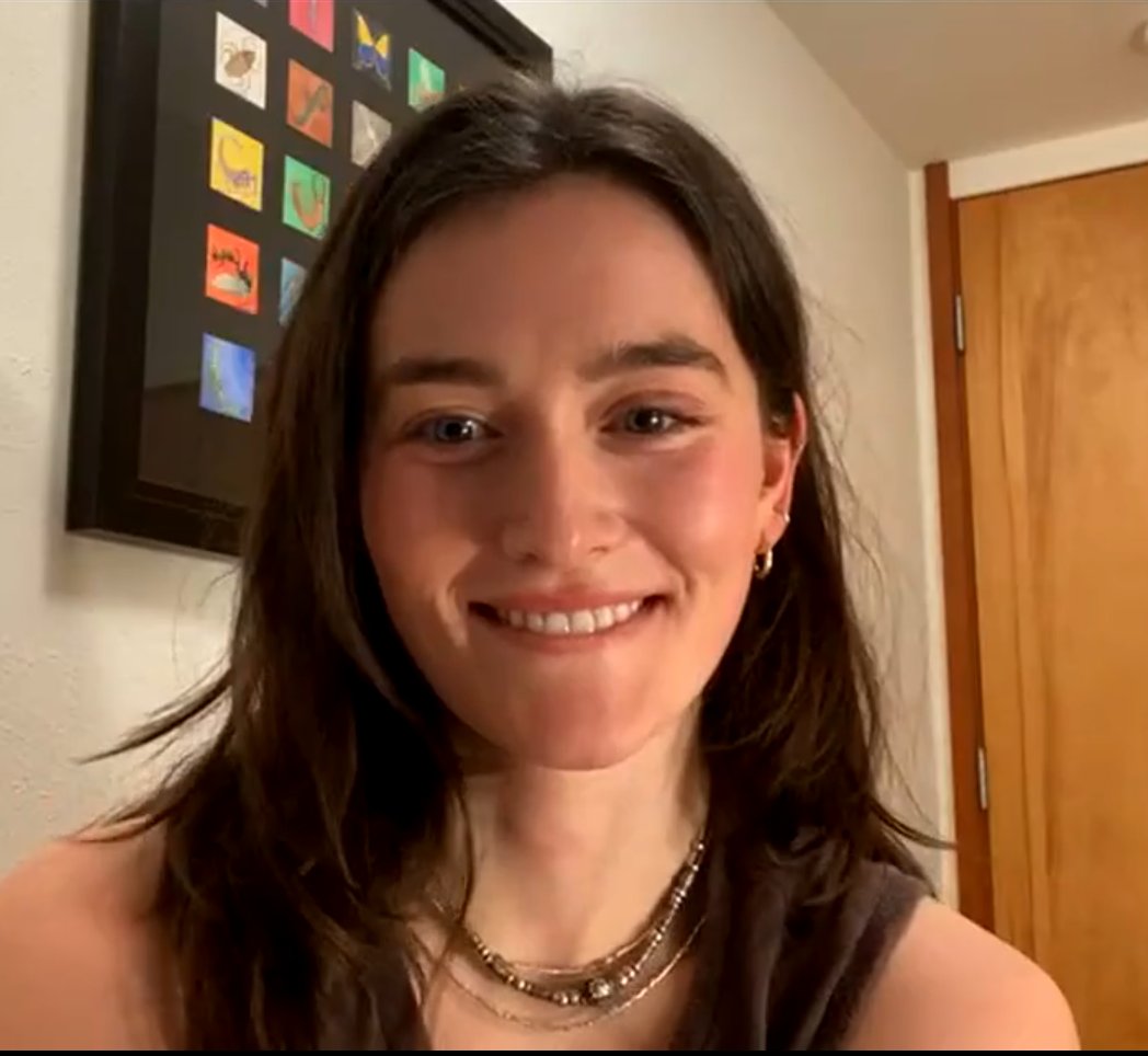 zwanheda's tweet photo. sarah pidgeon if you are reading this I'm free on friday if you wanna hang out on friday night when im free https://t.co/dPCKOWk7JI