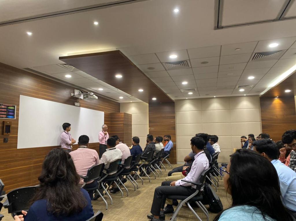 MOFSL_HRConnect's tweet image. Back To Office; Back With Our Trainings. 🤩
#lifeatmofsl #startpositive #backtooffice