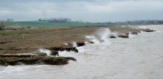 New Guidance Alert 🥳! A challenging but fantastic project to be part of! Hopefully will improve our understanding of how and why our coastlines are changing (the clues in the photo!) gov.uk/government/pub…