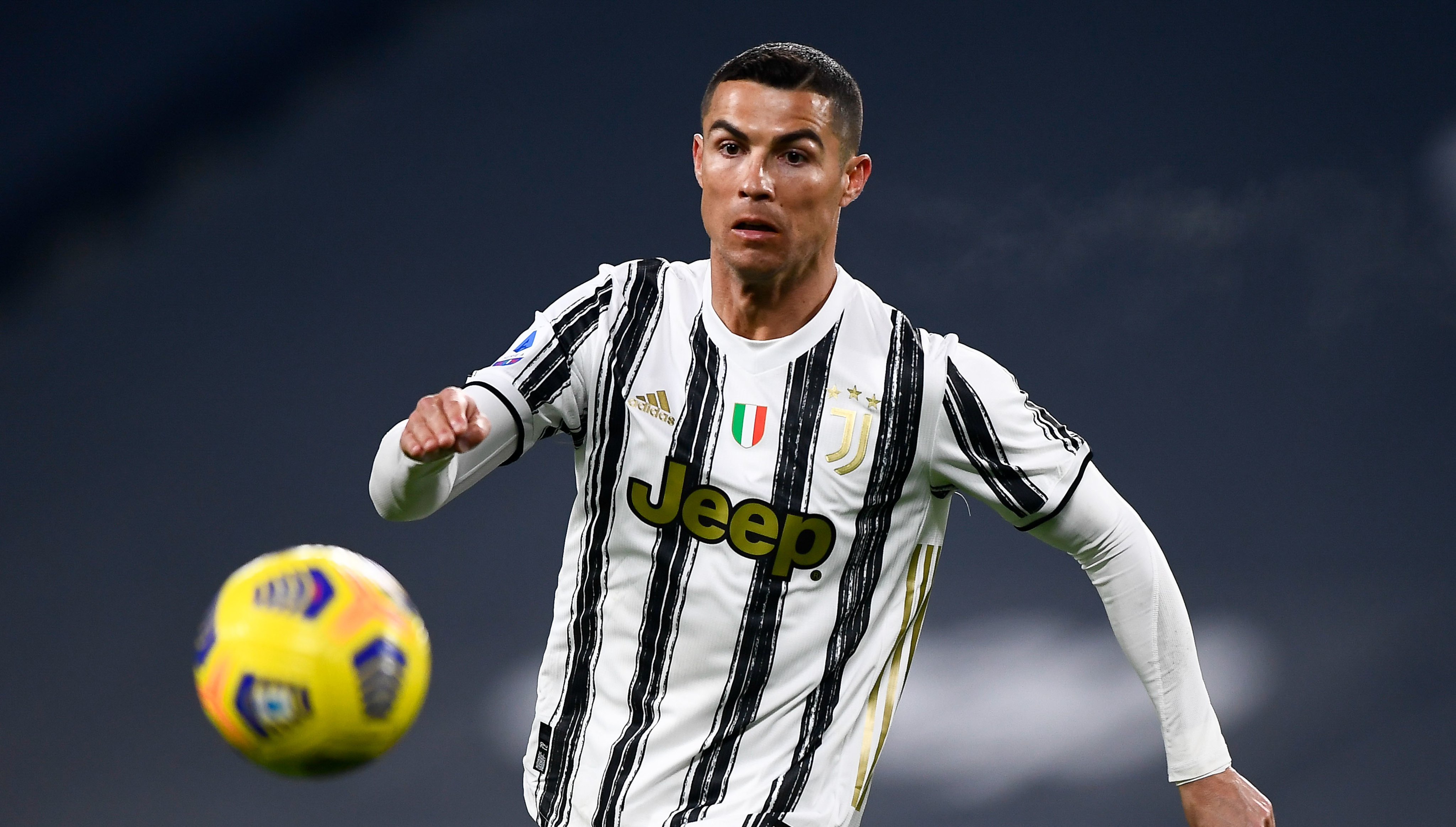 Rmc Sport Le 5 Fevrier Est Un Jour Special Pour Le Football Anniversaires De Neymar 29 Ans Cristiano Ronaldo 36 Ans Carlos Tevez 37 Ans Gheorghe Hagi 56 Ans T Co Gu19vgu6kp Twitter