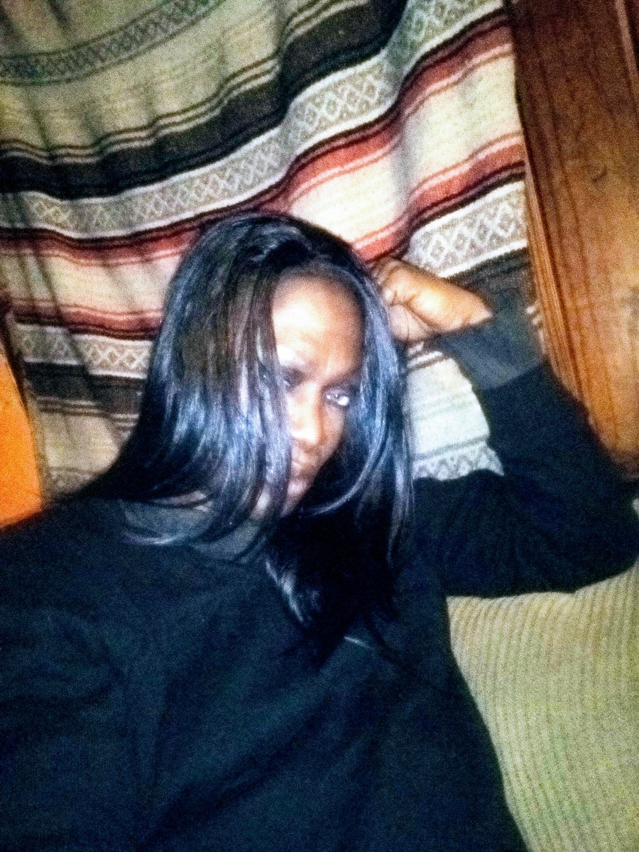 TheRealStacyBMW's tweet photo. I'm such a thugs bitch....I need therapy...Chris blackened my eye...he loves me. https://t.co/bCVNSOoBx6