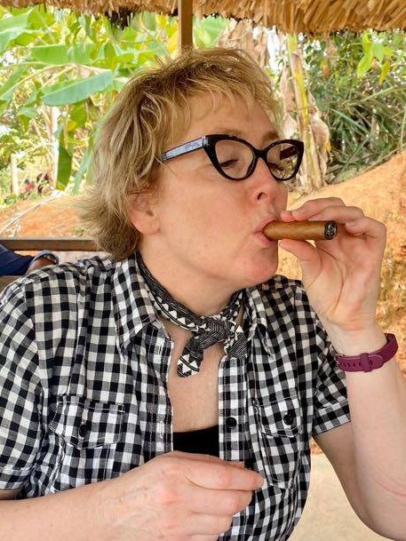 _vivclarke's tweet photo. #thisdaylastyear smoking my first ever cigar in Vinales, Cuba. #thinktravel #whenthisisallover https://t.co/CkeSsRagMh