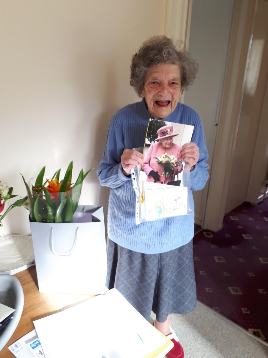 HiSAngiL tweet media