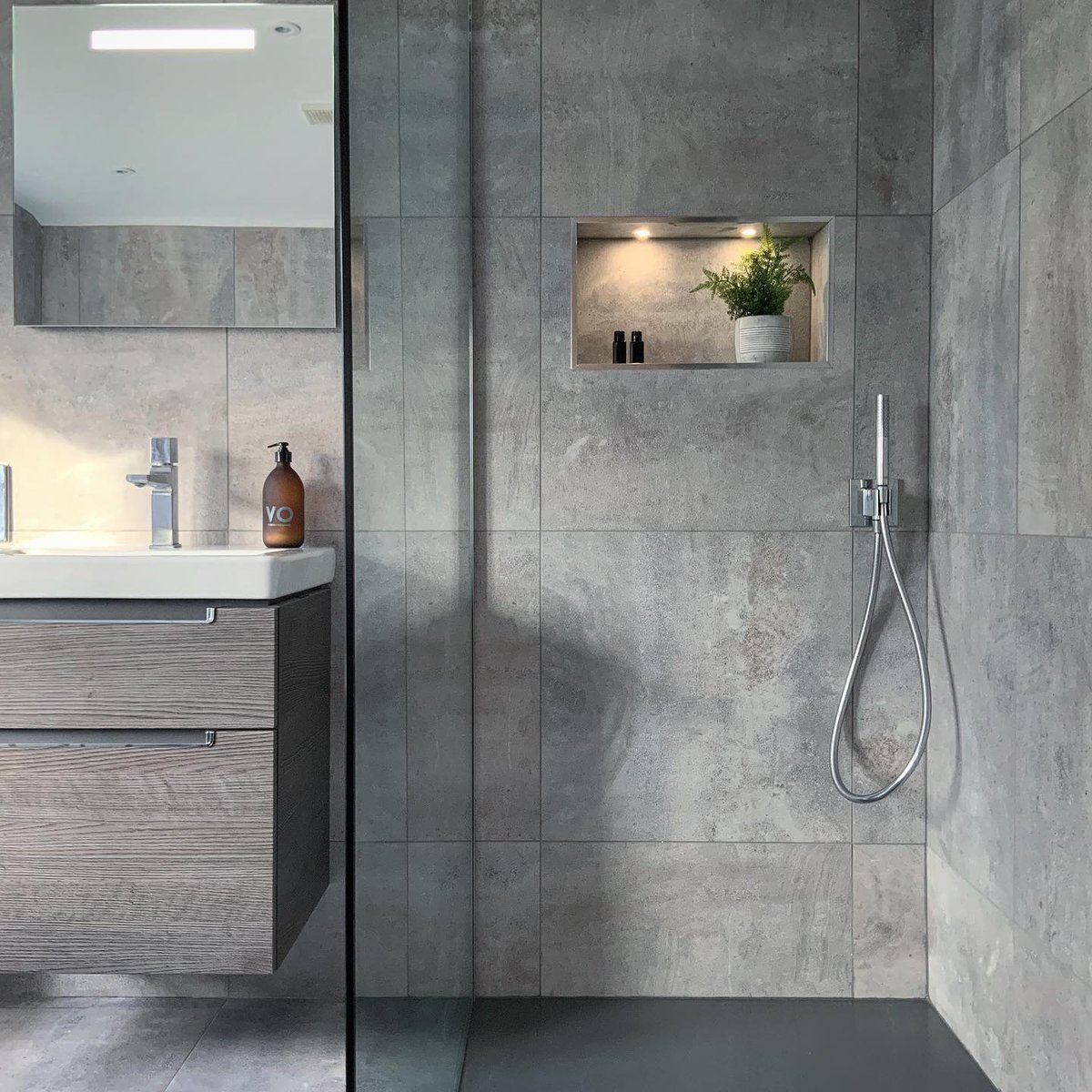 Bathroom 1 of 4 recently completed as part of a luxury development in #Cheshire.

Everything here has been designed, supplied and fitted by us at Acaelia Home Design.

<a href="/VilleroyandBoch/">Villeroy & Boch</a> @hansgrohe_UK <a href="/MatkiShowering/">Matki</a> 

#CheshireHomes #LuxuryBathroom #Macclesfield #CheshireLife