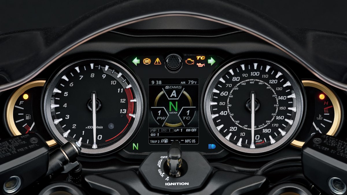PowerDrift's tweet photo. The mighty peregrine falcon is back, and how! The new Suzuki Hayabusa is sleeker, stronger, and now packs in :
👉 1340cc inline-4, 190PS, 150Nm (10PS, 5Nm lower)
👉 6-axis Bosch IMU,  3 riding modes,  wheelie control
👉 Bi-directional quickshifter, launch control, https://t.co/BzoqHI7E0t