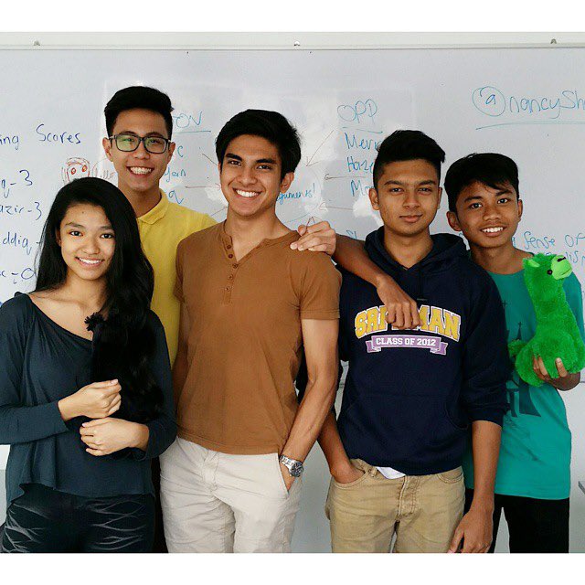 SyedSaddiq's tweet image. I am truly humbled and grateful that many non-Malaysians are also looking forward to join the class.

I apologize for the technical inconvenience and welcome my international counterparts to join my course through the steps listed in the poster! 

Be bold like #thunderBOLD!