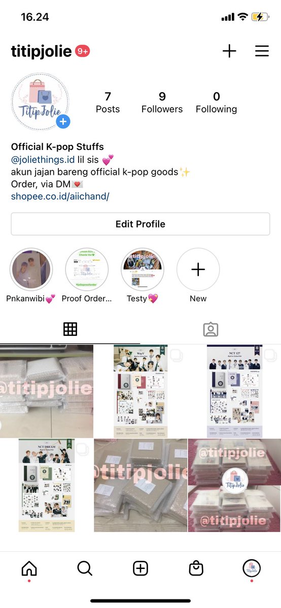 titipjolie's tweet photo. 💚FAST GIVEAWAY FOR NCTzen💚

🎁:  NCT Dream / NCT 127 / WayV SG 2021 PHOTO PACK for 2 Winners

Rules:
⁃RT + like
⁃Follow twitter &amp; IG @titipjolie
⁃Reply mau group + member yang mana
- 🇮🇩 ONLY

End: dadakan, nanti Jolie dor dmnya😋

Goodluck, Injeuni!💚 https://t.co/s4sfWwwnKL