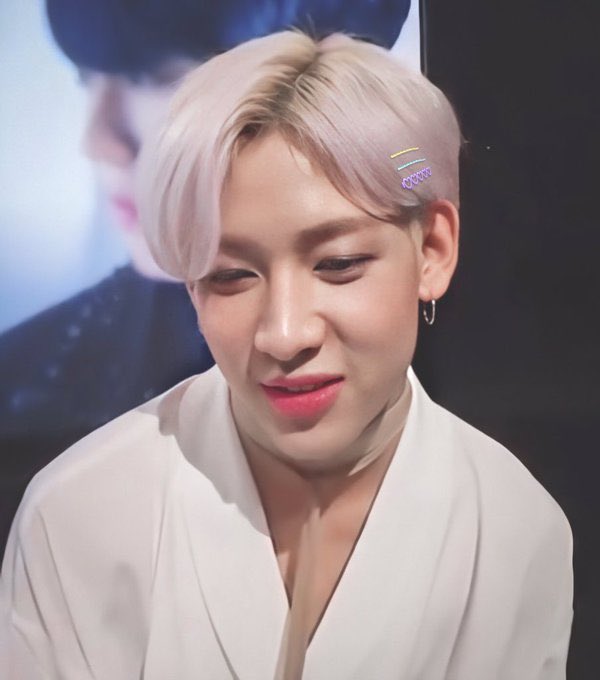 gifzyMT93's tweet photo. แฟนฝรั่ง                                             ฝรั่ง https://t.co/VkqZmZH2Jd