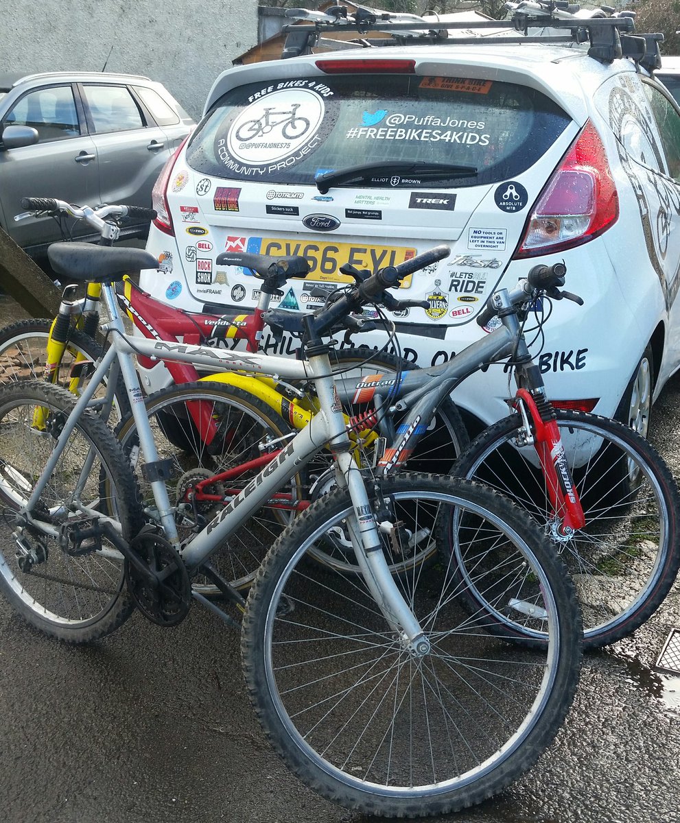 Thank you to <a href="/NigelGSD/">Nigel Bannister</a> and family for this three bike donation!
I will give them some light TLC and then find them new homes.

#freebikes4kids #community #bikes #cycling #recycle #mtb #giving
#newport #charity