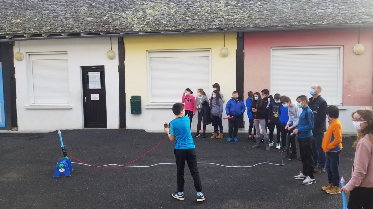 Collège du Carladez - Mur-de-Barrez tweet media