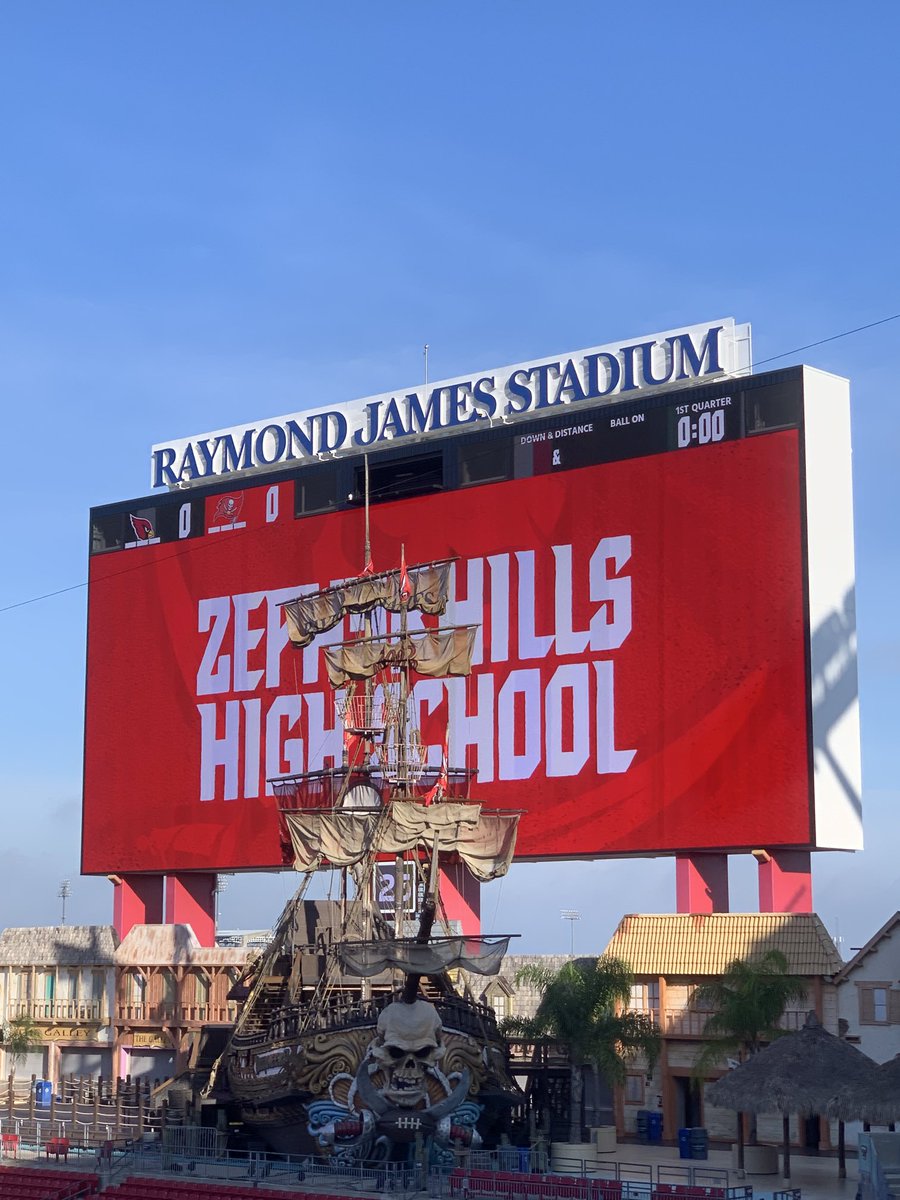 Last time I was at Raymond James I got to steer the ship. Passed it off to ⁦⁦<a href="/TomBrady/">Tom Brady</a>⁩  and he’s taking good care of it.