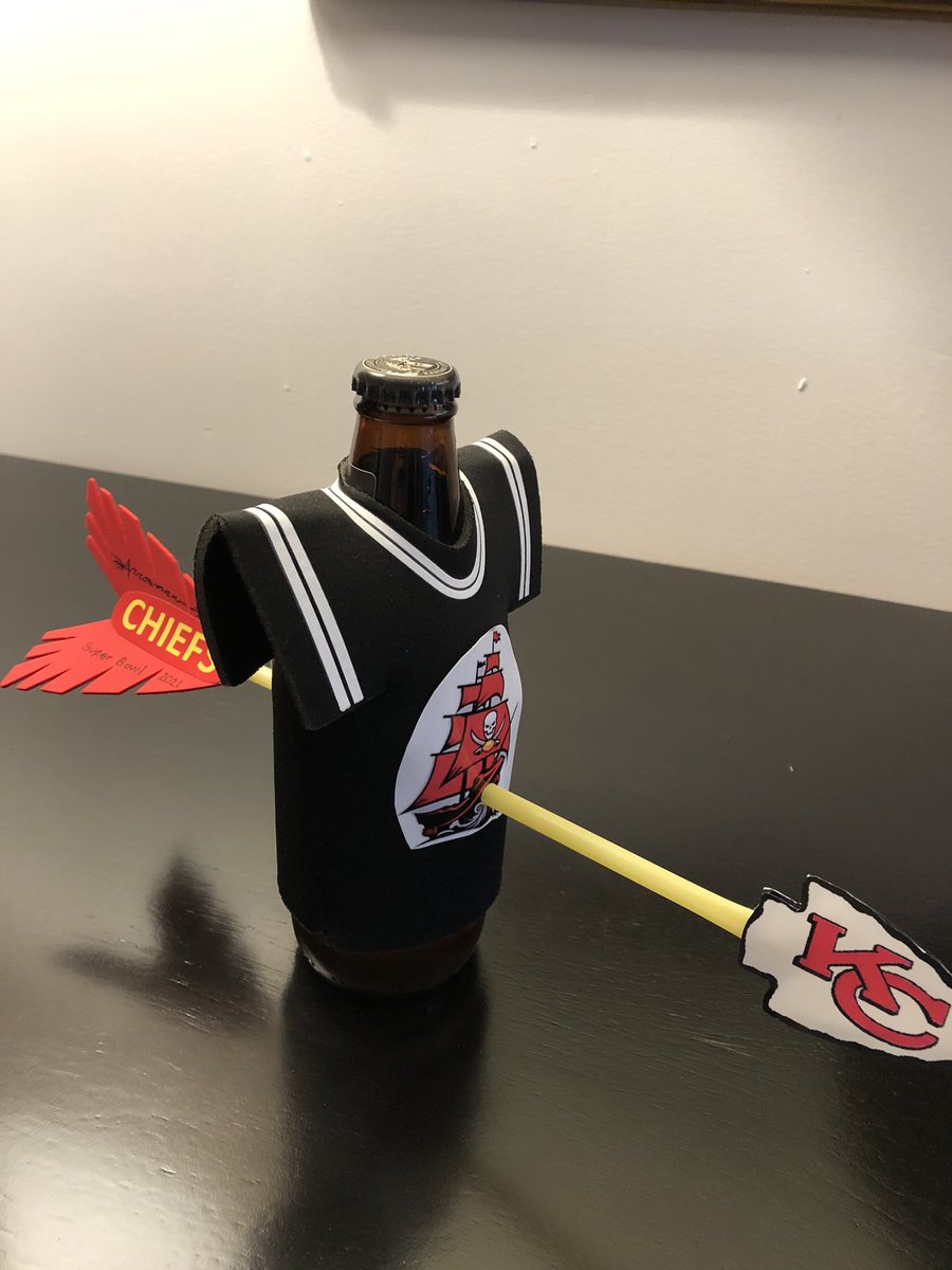 weirIndep4's tweet photo. All ready now #arrowman @Chiefs @Boulevard_Beer https://t.co/riVX7hOfNj