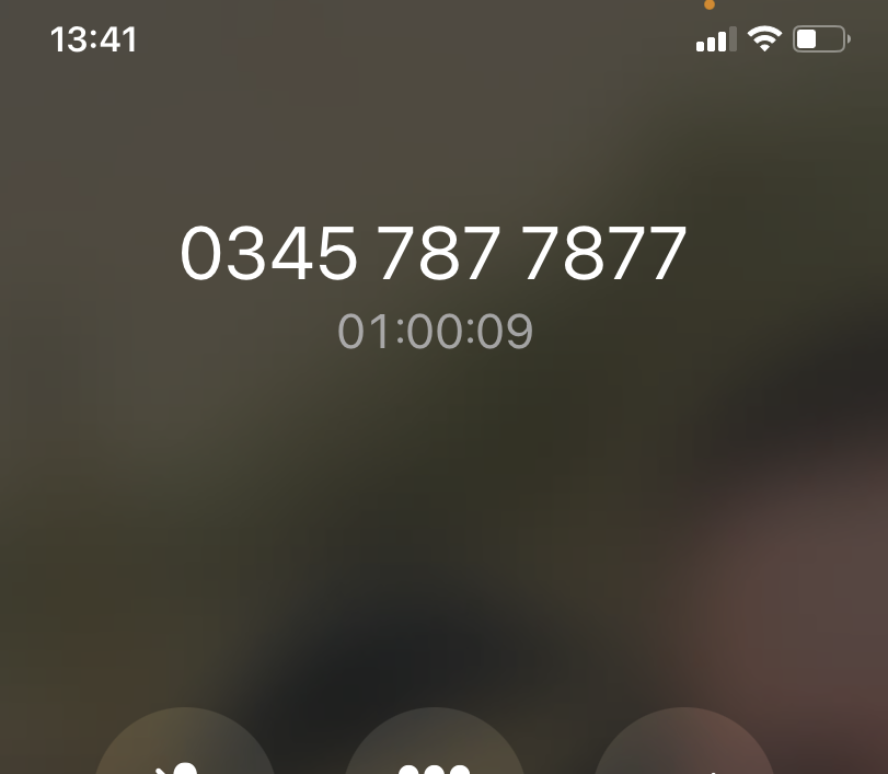 leemakesnoises's tweet photo. @UPS_UK Absolutely appalling service... I'm on hold trying to speak to someone about a delivery... I've been 1 hour on hold. 😡 https://t.co/44s9uQor2b