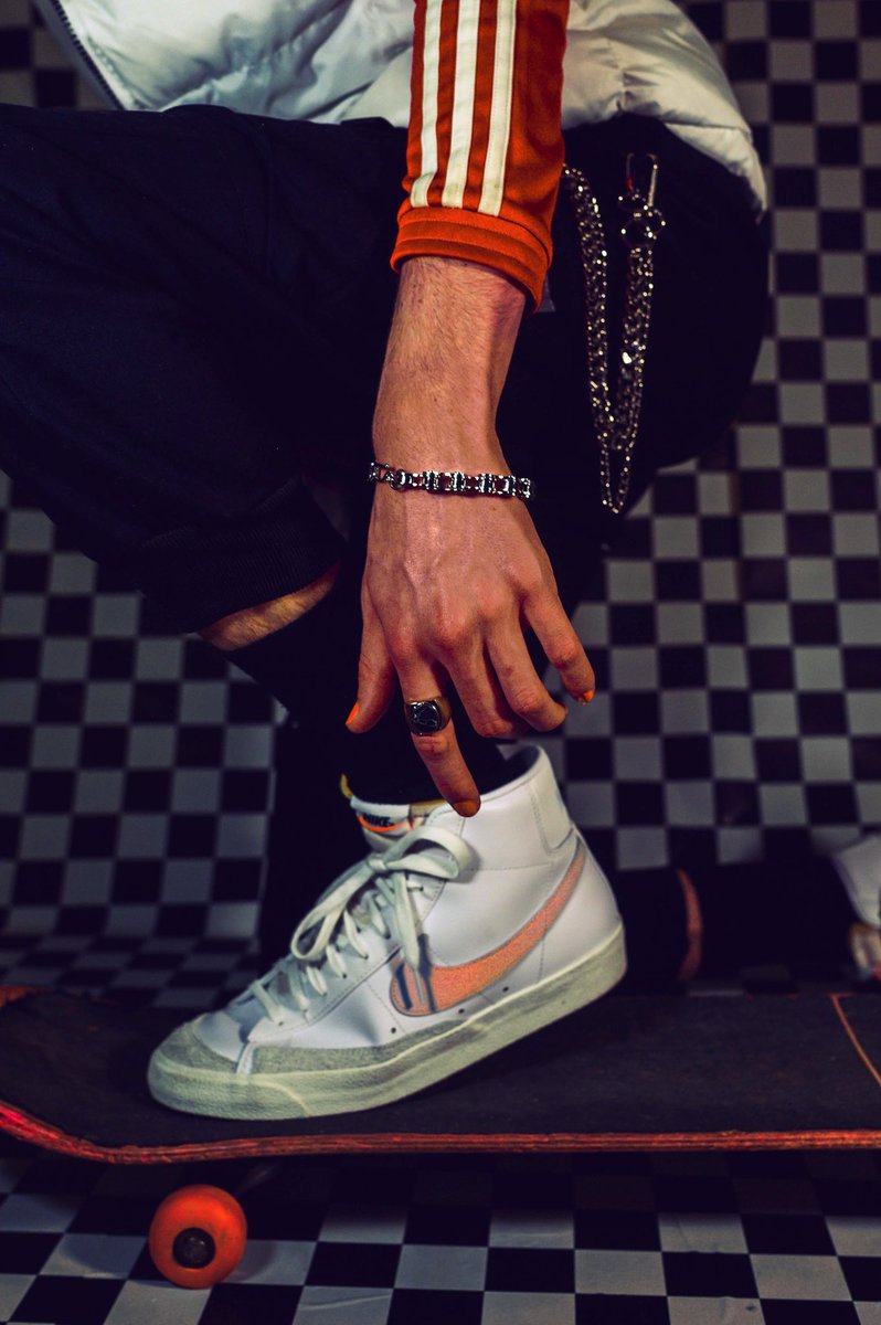 Orange: Inspires self expression and the courage to break away from the mold  @cslate_