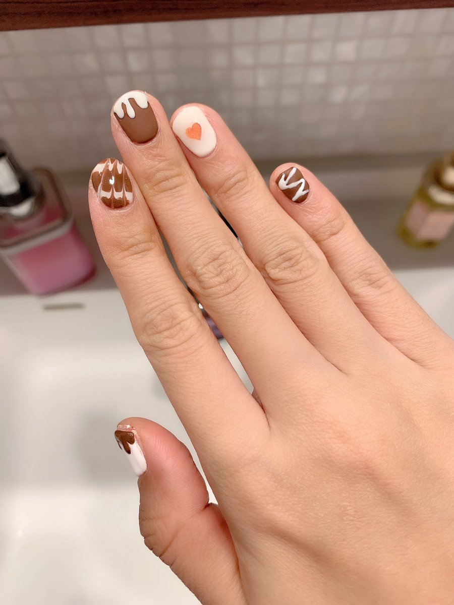 くるみ イエベ春 チョコレートネイル マットコートはセリアで買ったやつ セルフジェルネイル バレンタインネイル くるみ イエベ春 チョコレートネイル マットコートはセリアで買ったやつ セルフジェルネイル バレンタインネイル