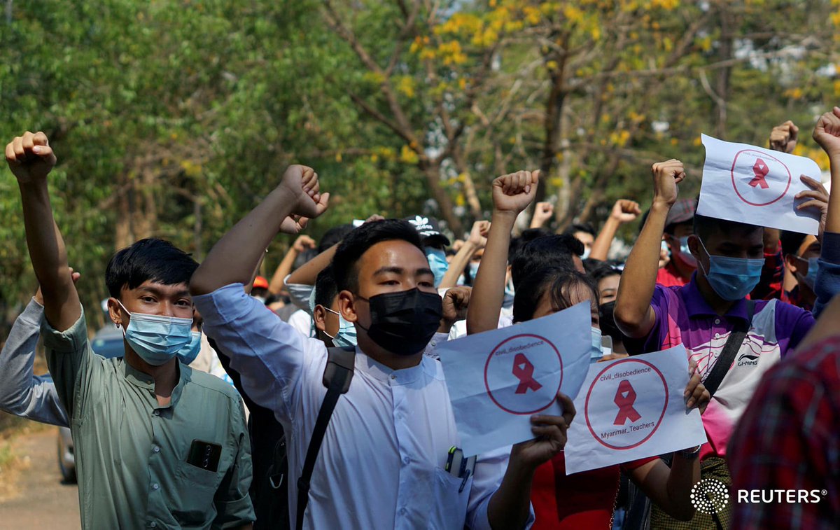 walone4's tweet photo. Teachers and students in #Myanmar rallied on Friday to a growing civil disobedience campaign as the anti-coup protest movement. @Reuters
#Burmacoup #whatshappenninginmyanmar #CivilDisobedienceMovementMyanmar  #militarycoupinMyanmar  #SaveMyanmar #SaveMyanmarDemocracy https://t.co/V6Fx9hyr7I